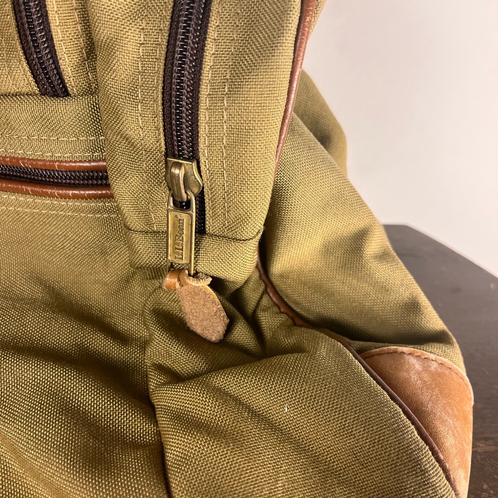 L.L. Bean vintage Men's Tan canvas leather  Duffel Bag medium size - Picture 12 of 16